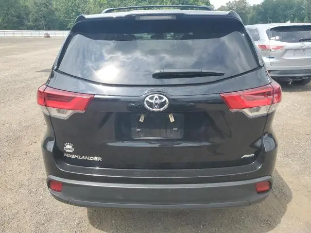 2018 TOYOTA HIGHLANDER LE  