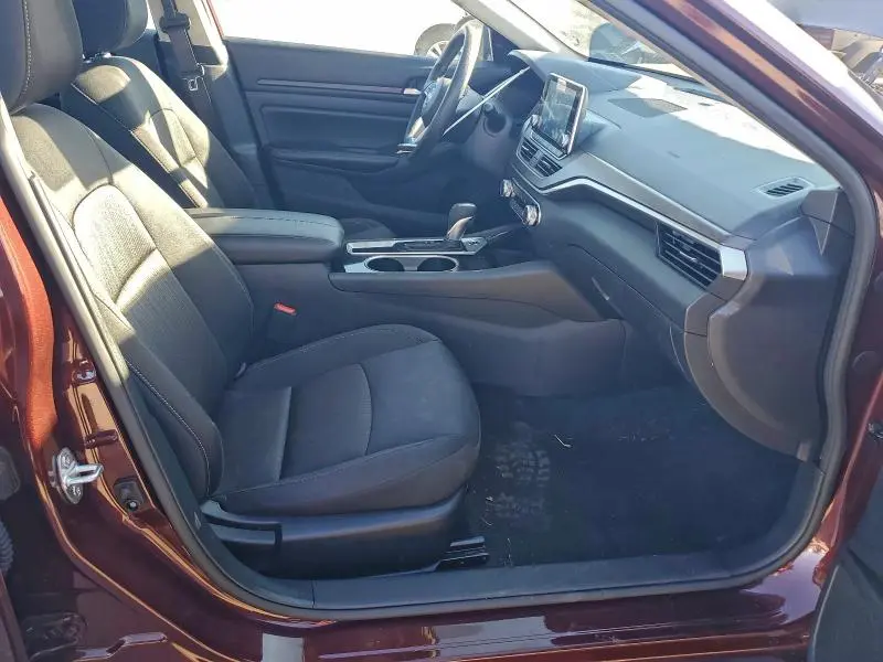 2024 NISSAN ALTIMA SV  