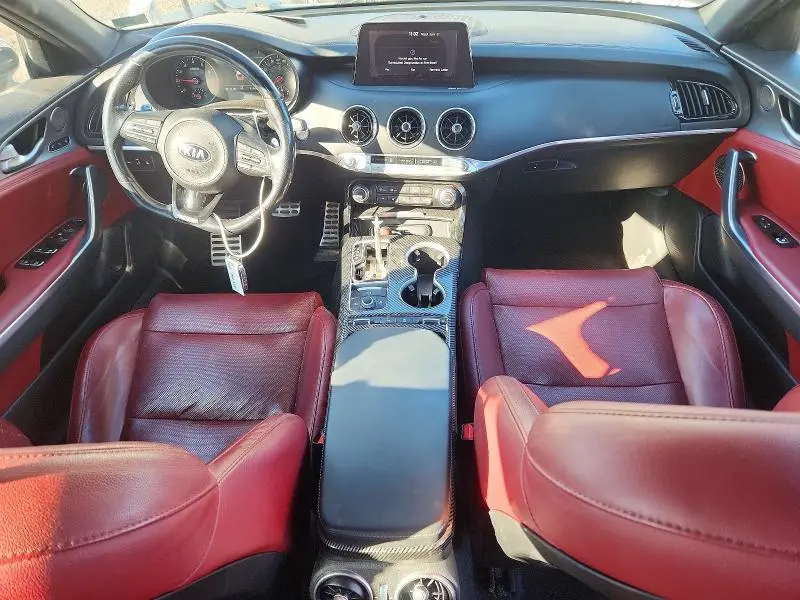 2018 KIA STINGER GT1  