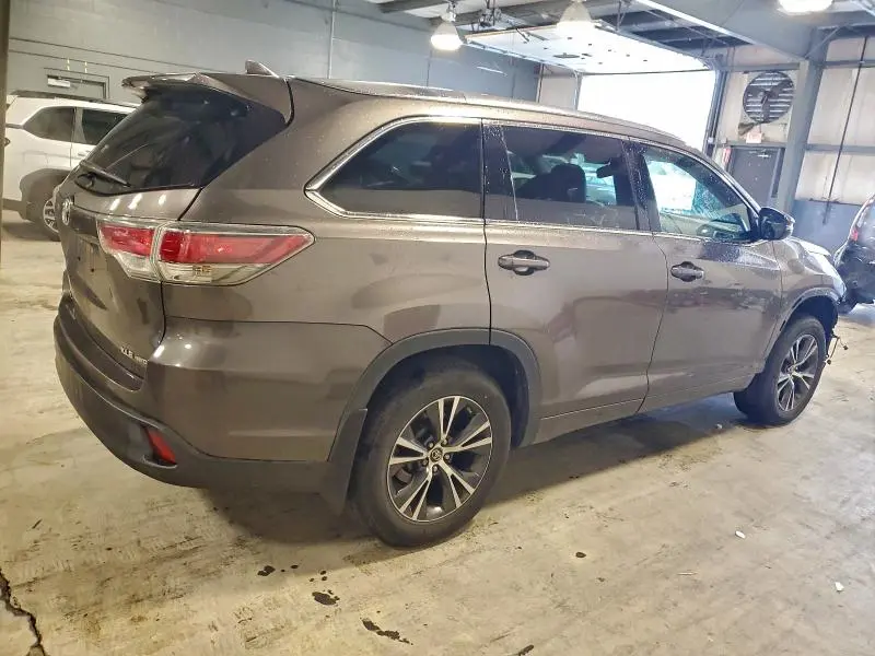 2016 TOYOTA HIGHLANDER XLE  