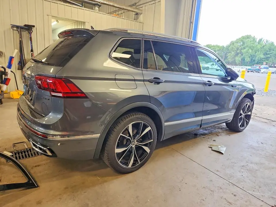 2022 VOLKSWAGEN TIGUAN SEL R-LINE  