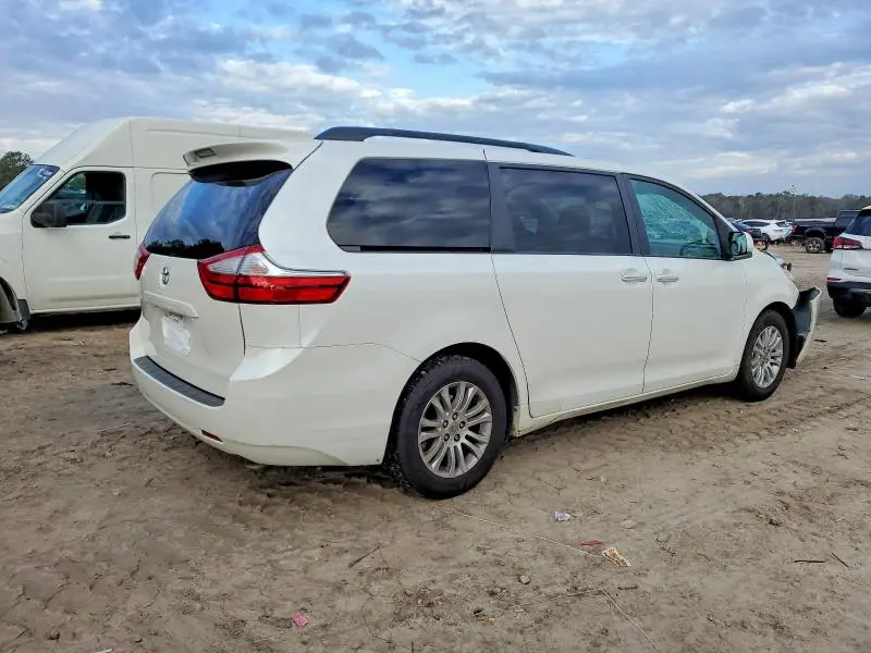 2015 TOYOTA SIENNA XLE  