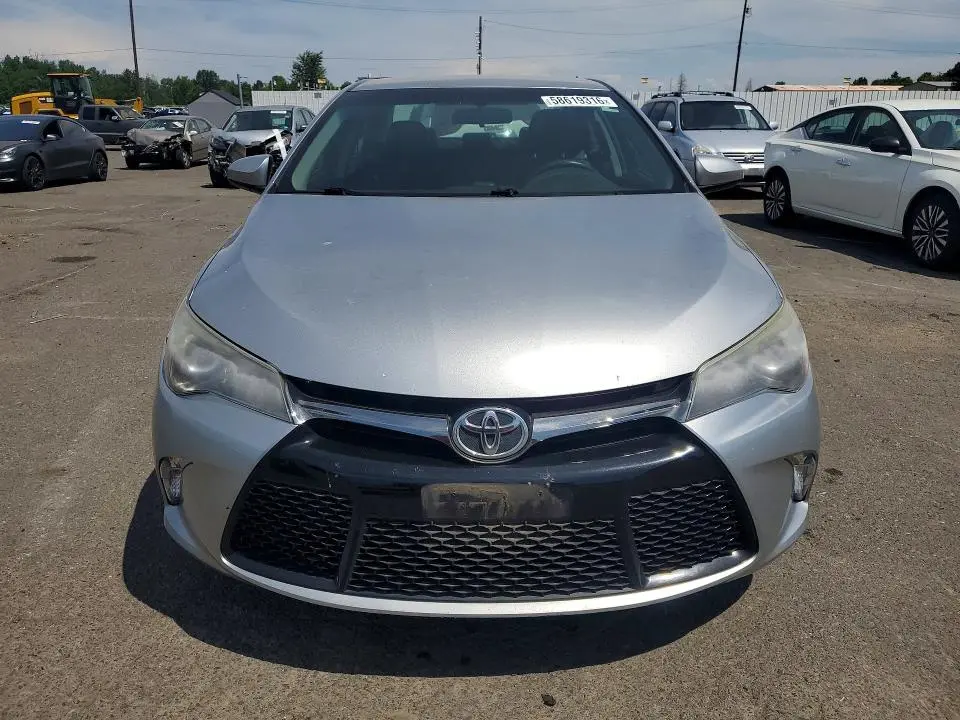 2017 TOYOTA CAMRY SE  