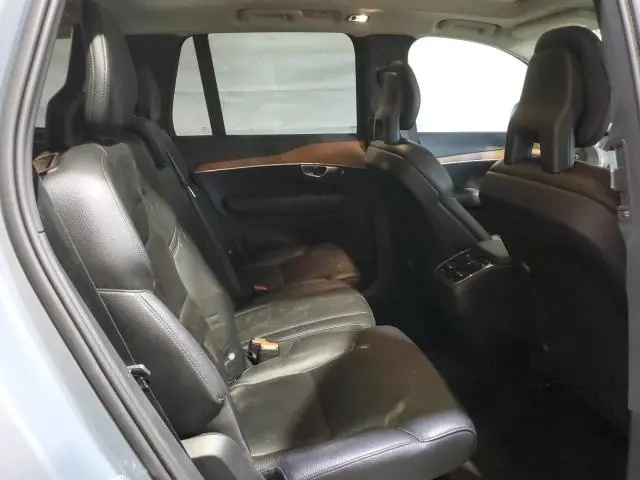 2021 VOLVO XC90 T6 MOMENTUM  