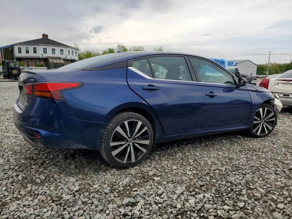 2021 NISSAN ALTIMA SR  