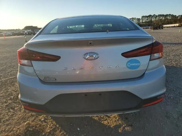 2020 HYUNDAI ELANTRA SE  