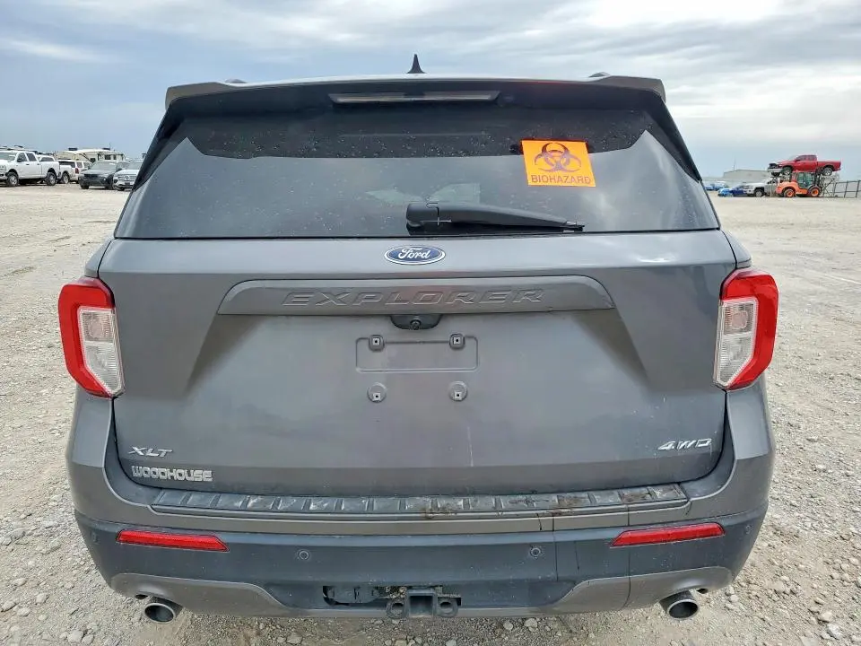 2022 FORD EXPLORER XLT  
