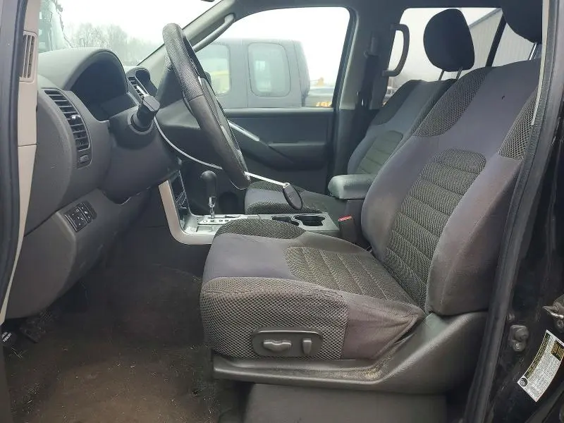 2010 NISSAN PATHFINDER S  