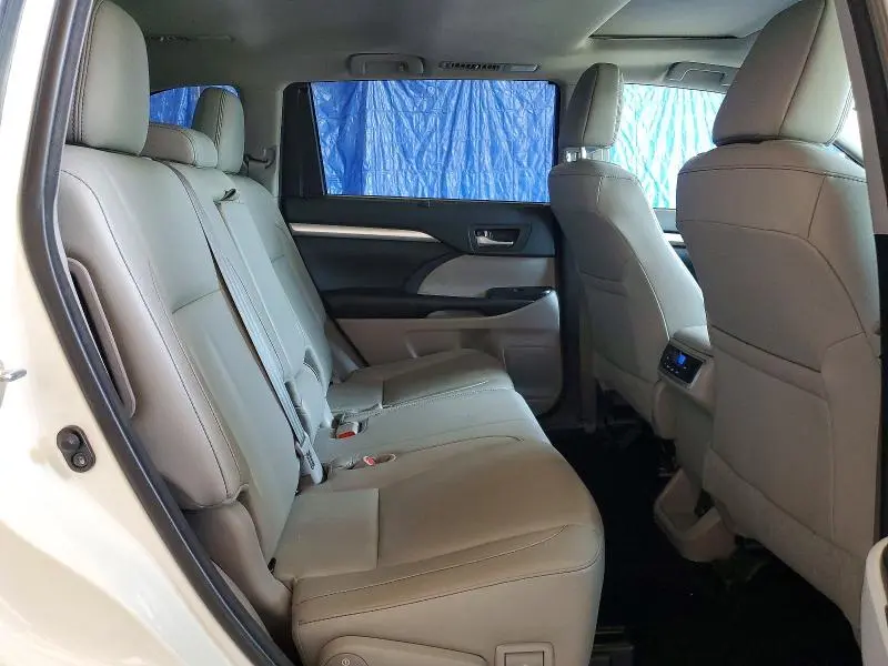 2017 TOYOTA HIGHLANDER XLE  