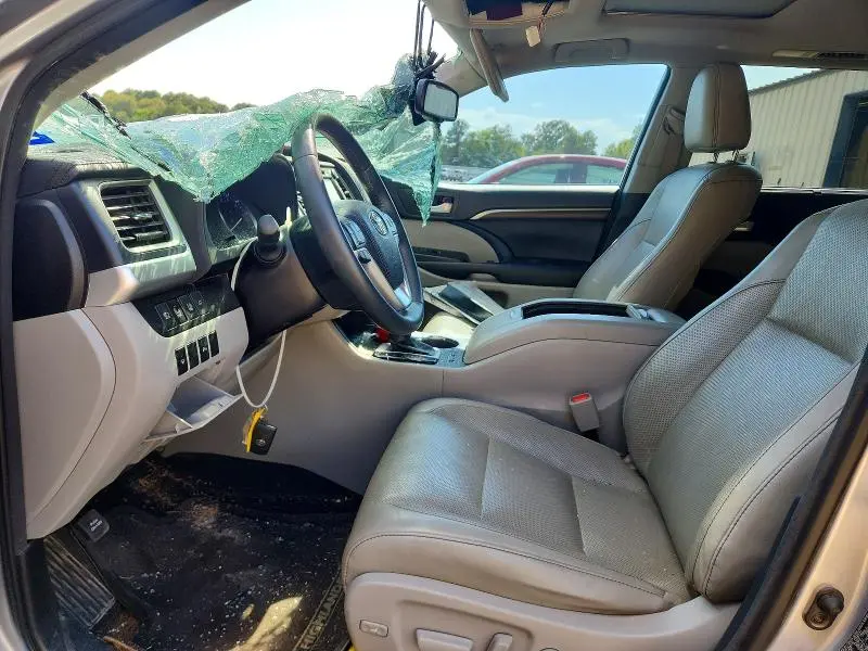 2016 TOYOTA HIGHLANDER LIMITED  