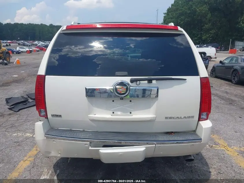 2011 CADILLAC ESCALADE PREMIUM