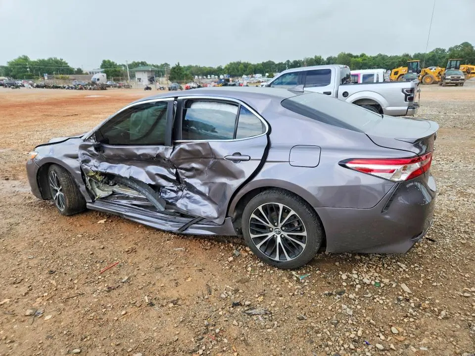 2020 TOYOTA CAMRY SE  
