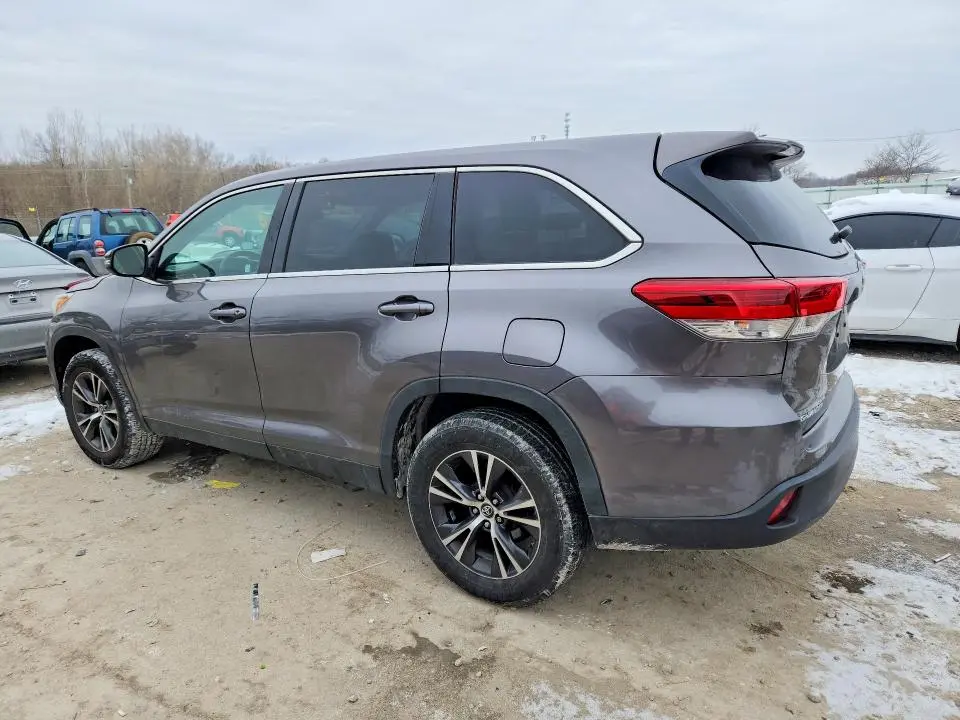 2019 TOYOTA HIGHLANDER LE  