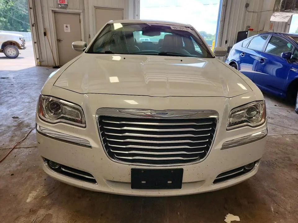 2013 CHRYSLER 300   