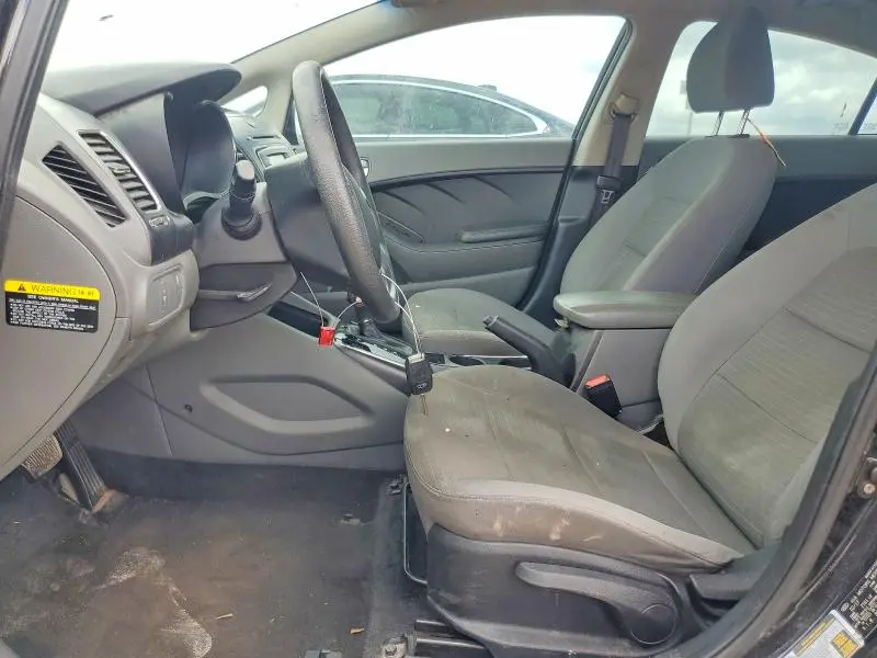 2017 KIA FORTE LX  