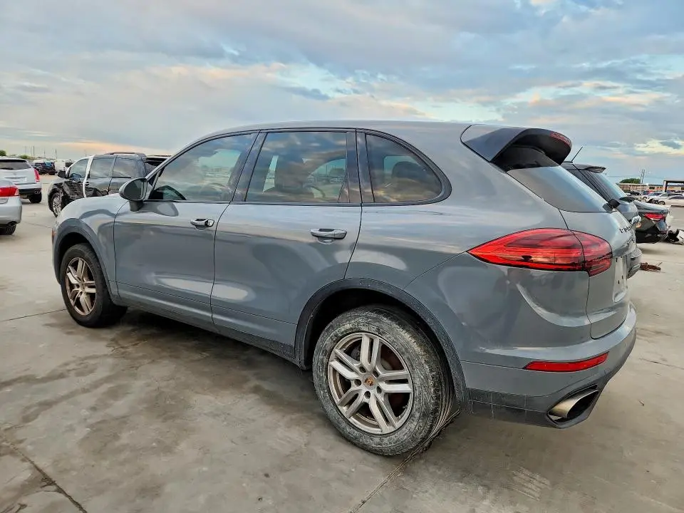 2017 PORSCHE CAYENNE   