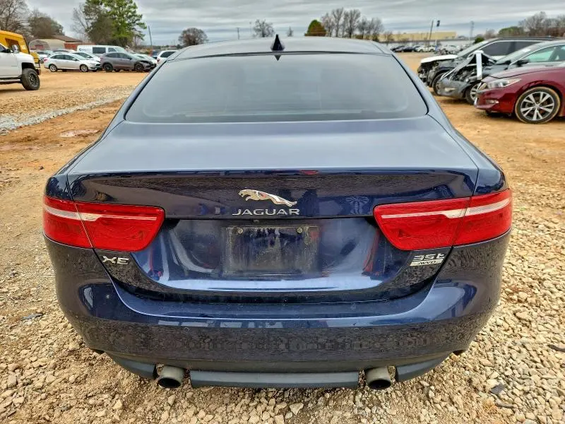 2017 JAGUAR XE PREMIUM  