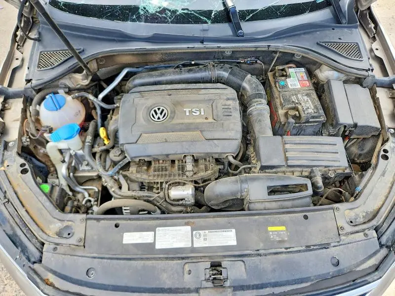 2016 VOLKSWAGEN PASSAT SE  