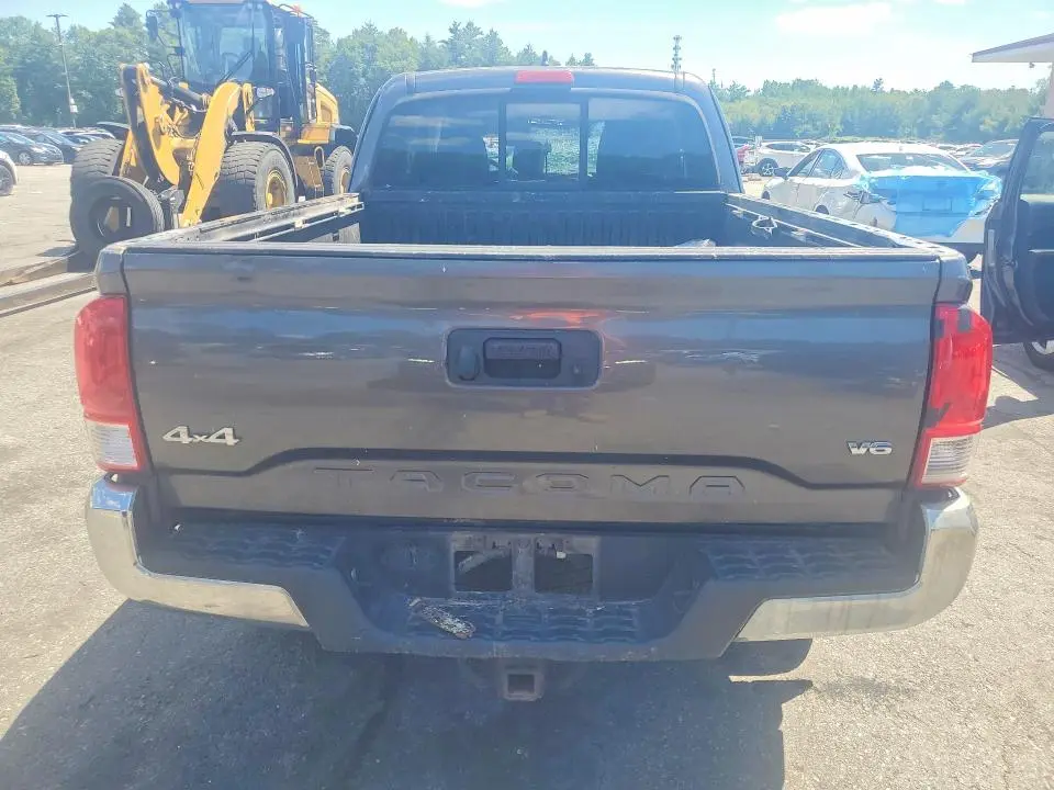 2017 TOYOTA TACOMA SR5 V6  