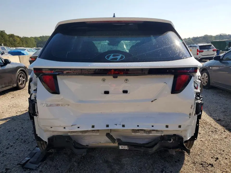2025 HYUNDAI TUCSON SE  