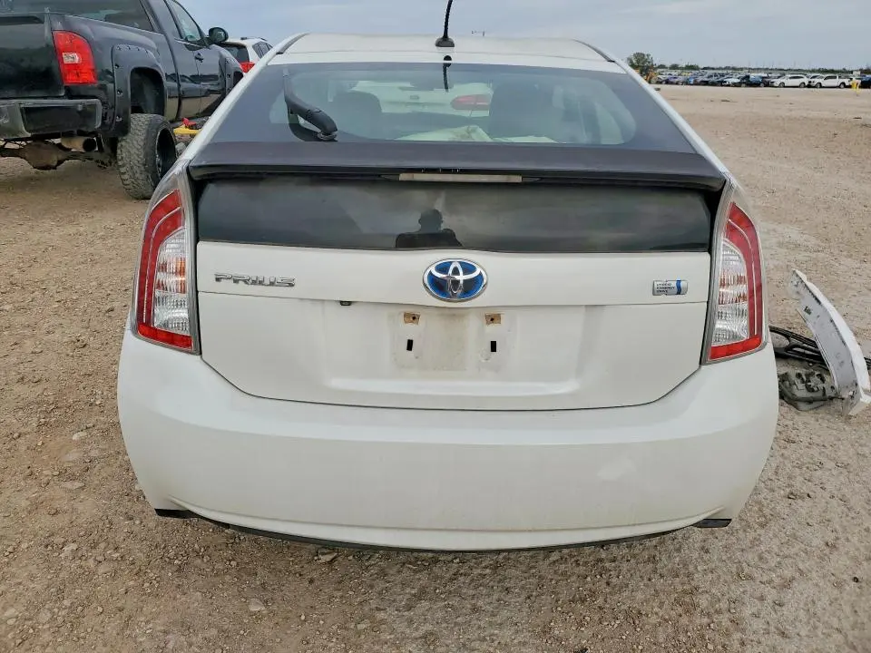 2014 TOYOTA PRIUS THREE  