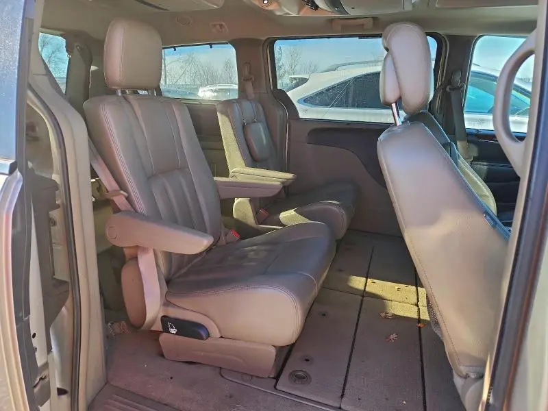 2013 CHRYSLER TOWN & COUNTRY TOURING L  