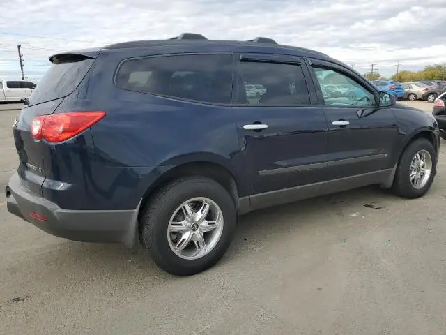 2010 CHEVROLET TRAVERSE LS  