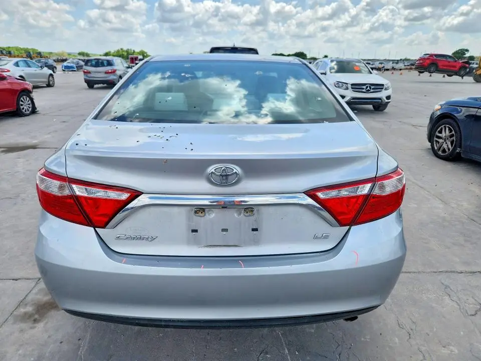 2015 TOYOTA CAMRY LE  