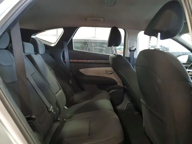 2023 HYUNDAI TUCSON SE  