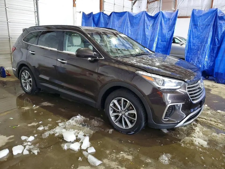 2017 HYUNDAI SANTA FE SE  