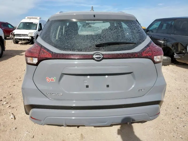 2024 NISSAN KICKS SV  
