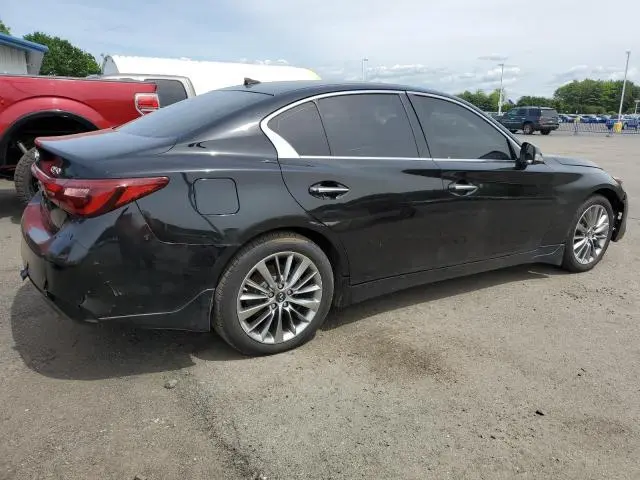 2018 INFINITI Q50 LUXE  