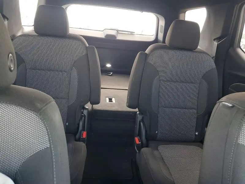 2023 CHEVROLET TRAVERSE LT  