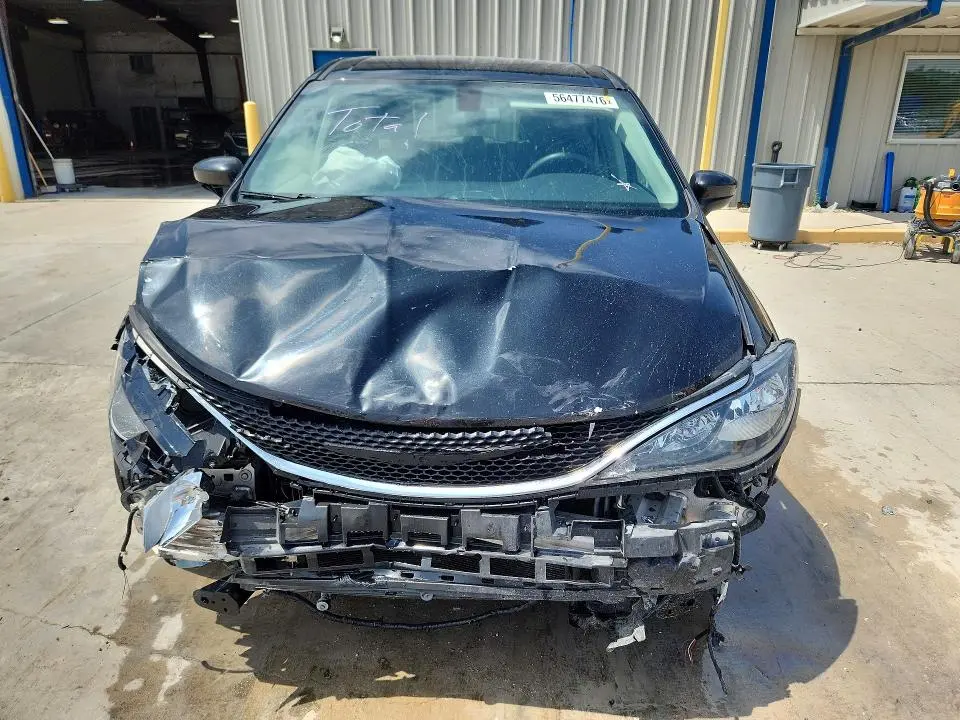 2018 CHRYSLER PACIFICA LX  