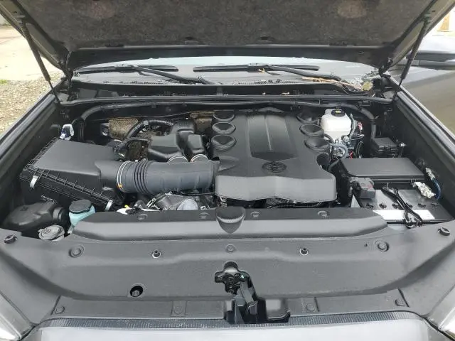 2023 TOYOTA 4RUNNER SE