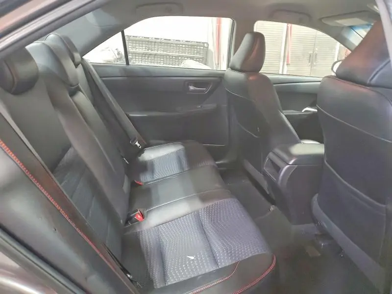 2015 TOYOTA CAMRY SE  