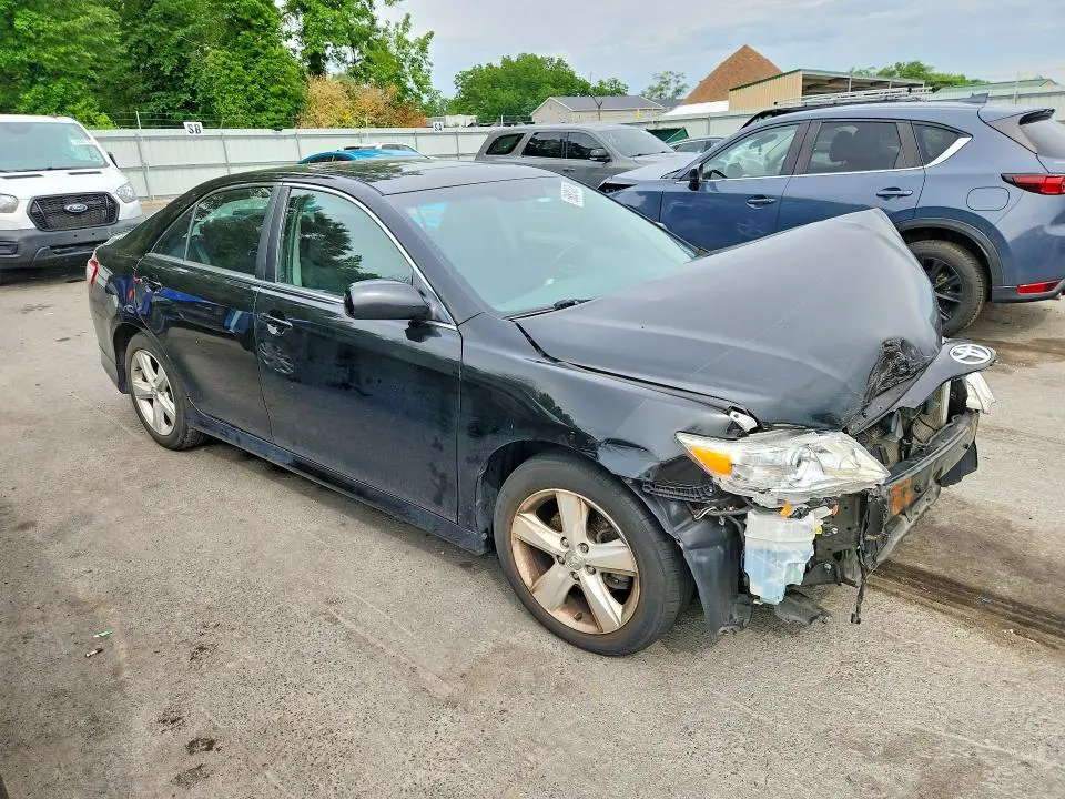 2011 TOYOTA CAMRY SE  