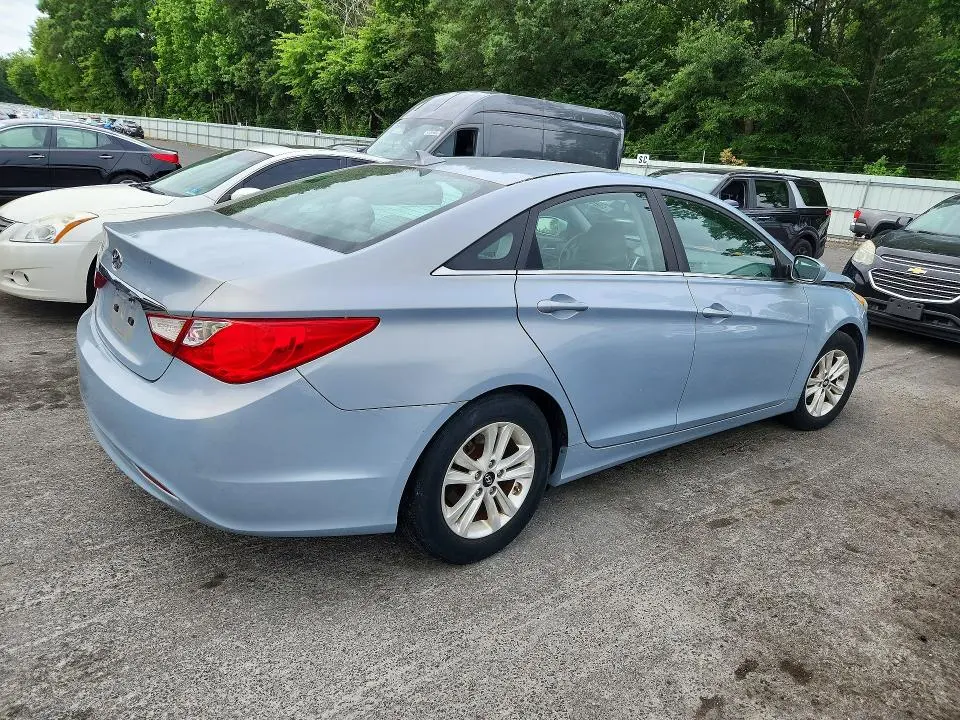 2013 HYUNDAI SONATA GLS  