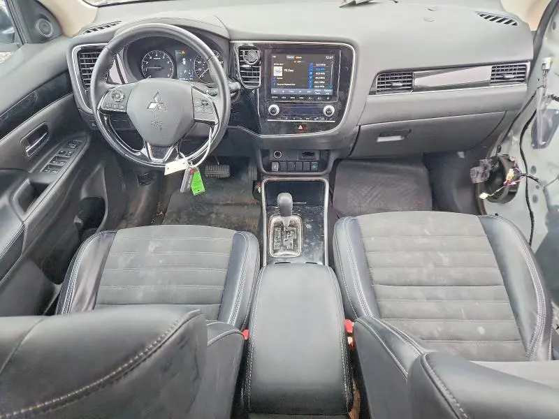 2020 MITSUBISHI OUTLANDER SE  