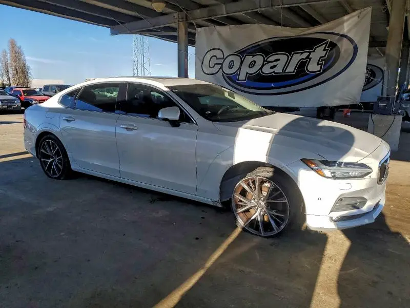 2018 VOLVO S90   