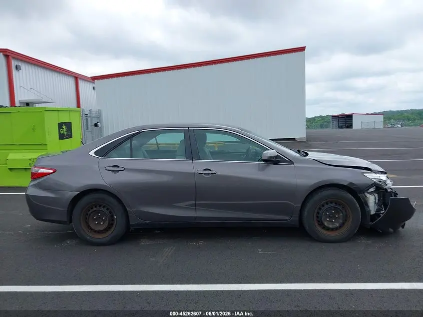 2016 TOYOTA CAMRY LE