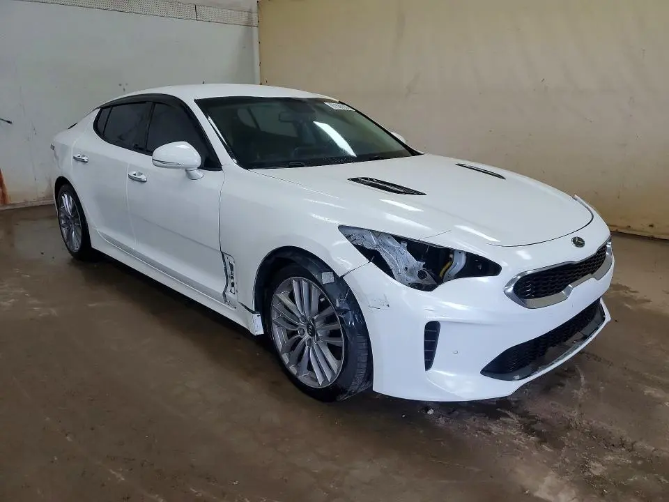 2018 KIA STINGER BASE  