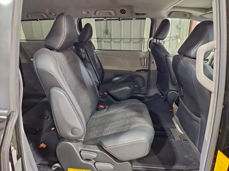 2011 TOYOTA SIENNA SPORT  