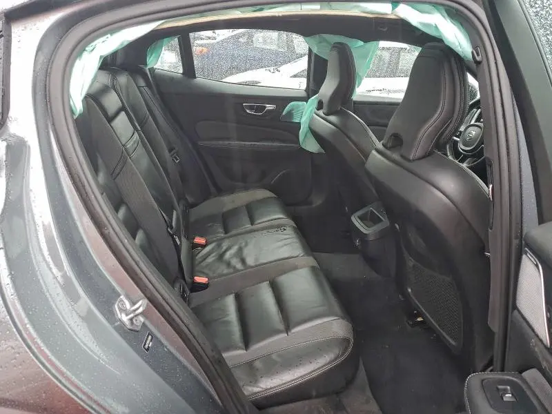 2019 VOLVO S60 T6 R-DESIGN  