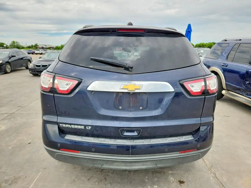 2017 CHEVROLET TRAVERSE LT  