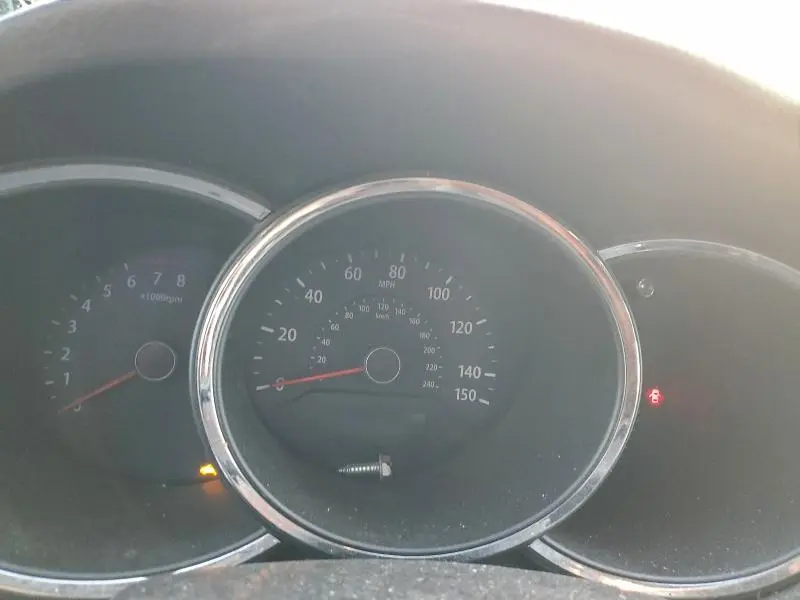 2011 KIA SORENTO BASE  