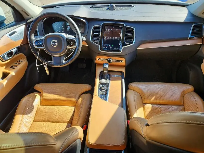 2016 VOLVO XC90 T6  