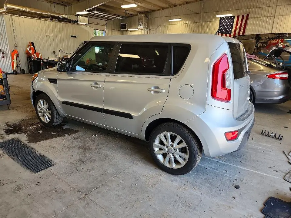 2013 KIA SOUL +  
