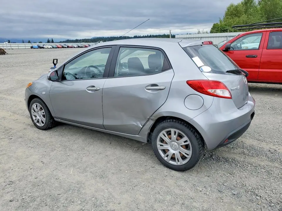 2013 MAZDA MAZDA2   