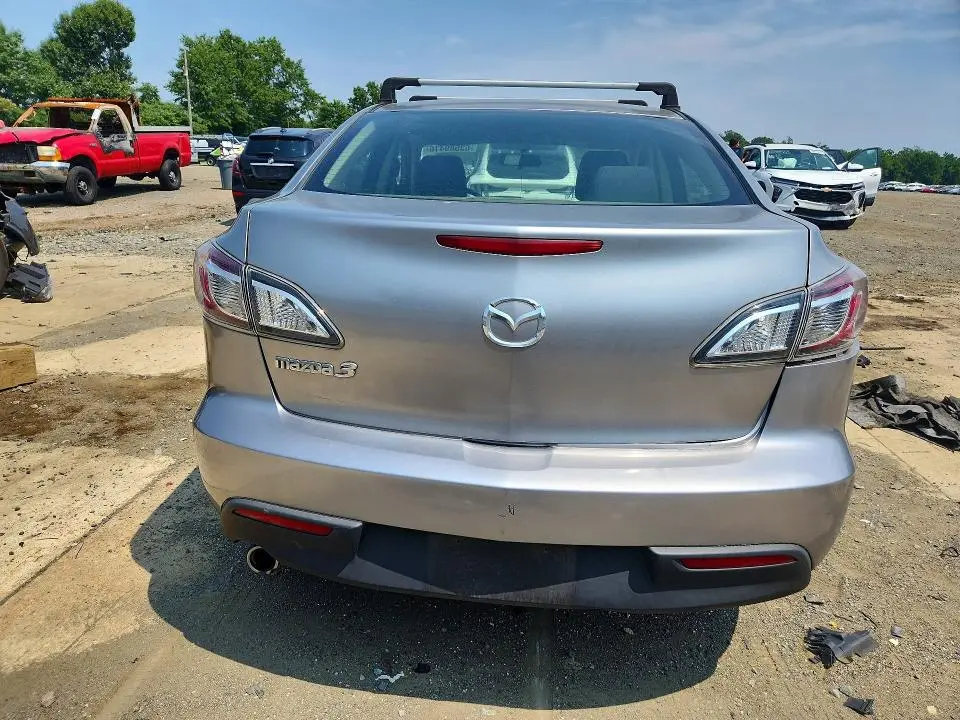 2011 MAZDA 3 I  